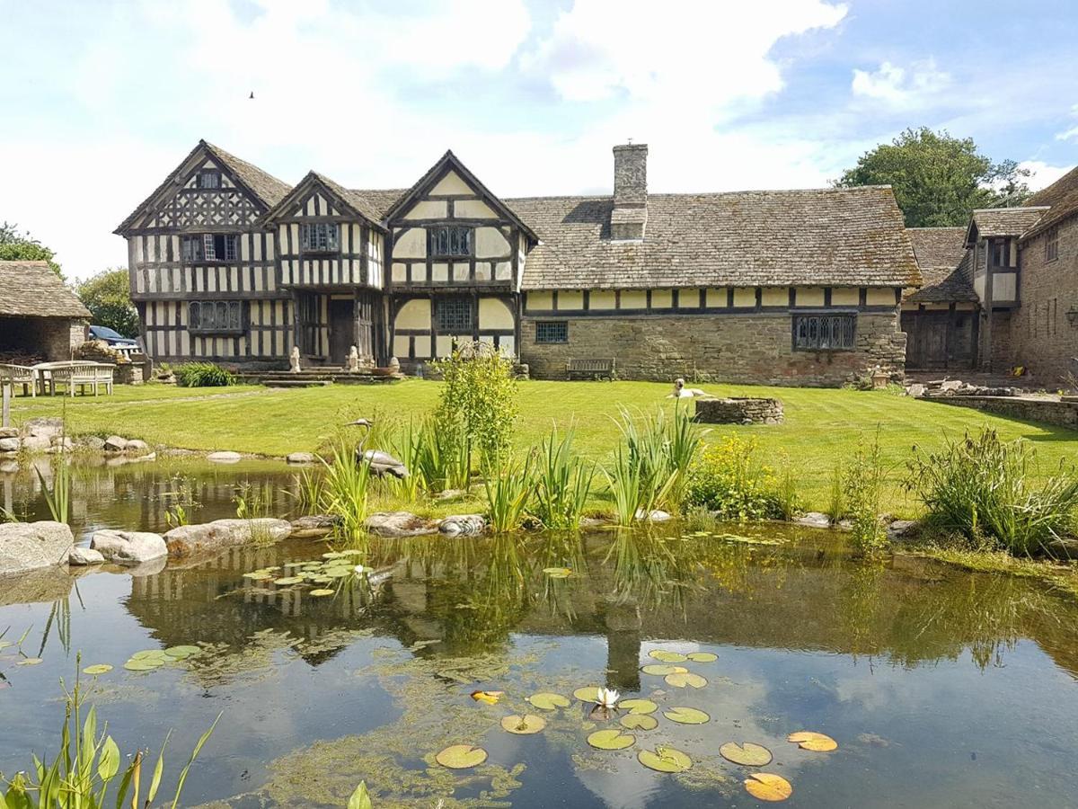 The Threshing Barn At Penrhos Court Villa Kington  Exterior photo