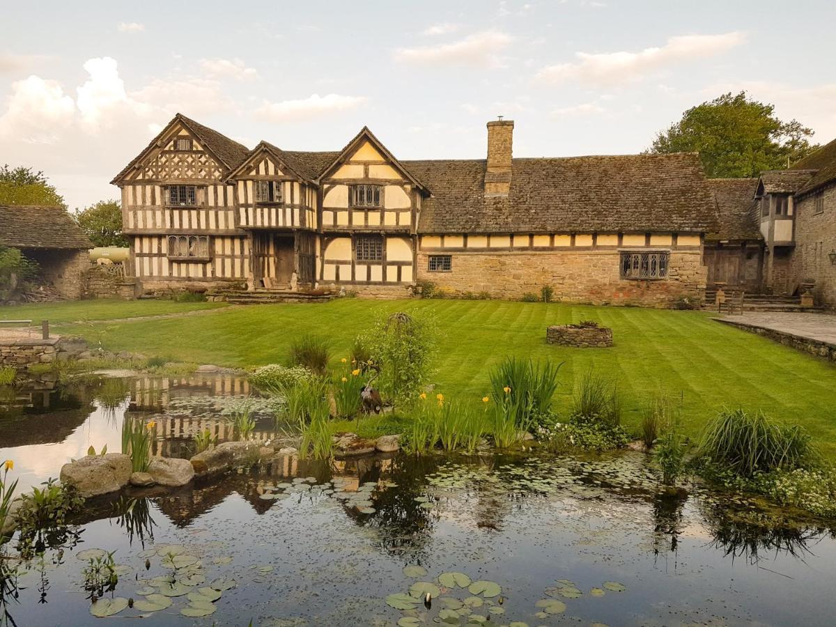 The Threshing Barn At Penrhos Court Villa Kington  Exterior photo