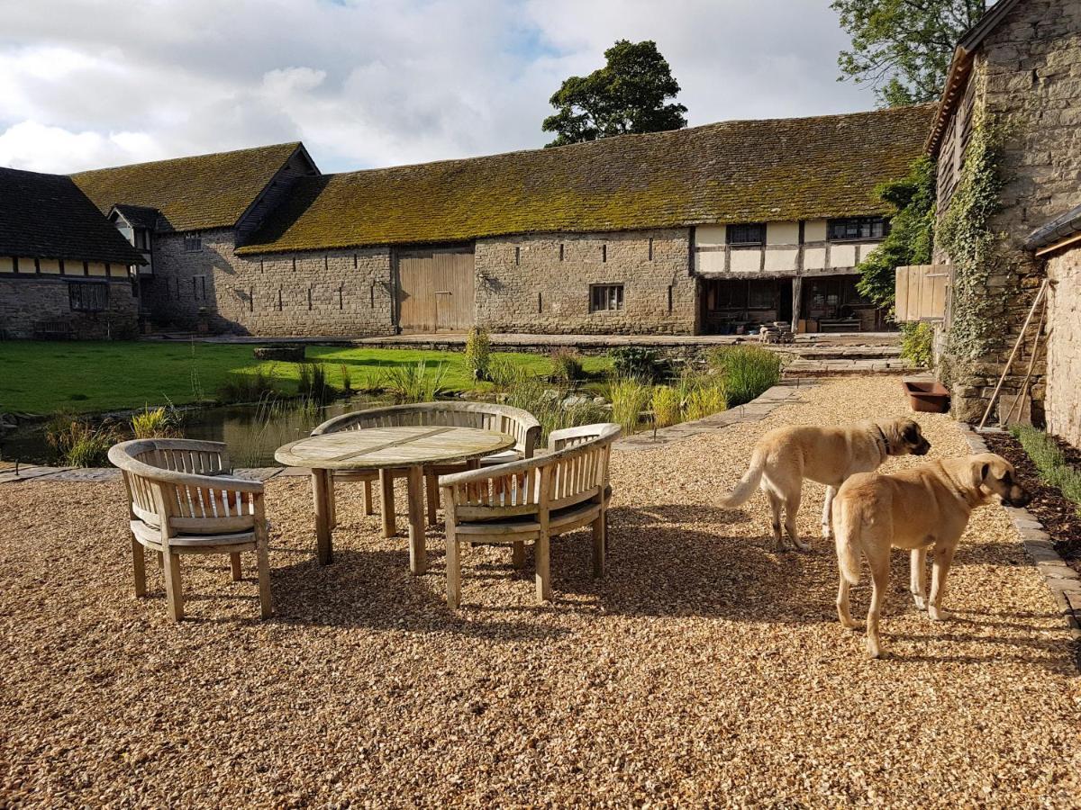 The Threshing Barn At Penrhos Court Villa Kington  Exterior photo