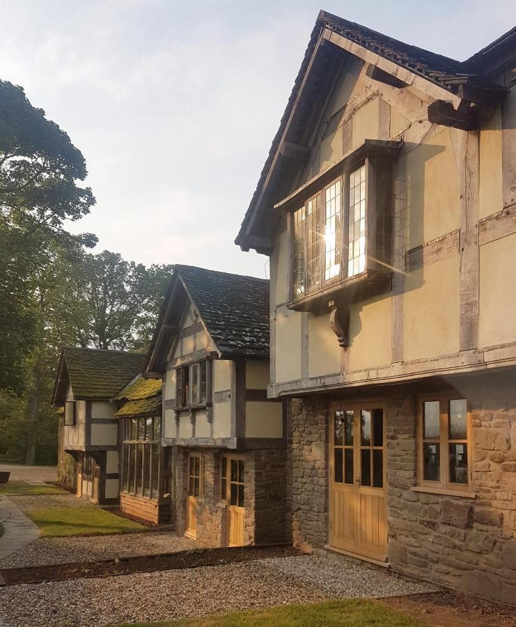 The Threshing Barn At Penrhos Court Villa Kington  Exterior photo